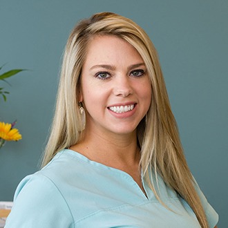 Lyndsey – Dental Assistant